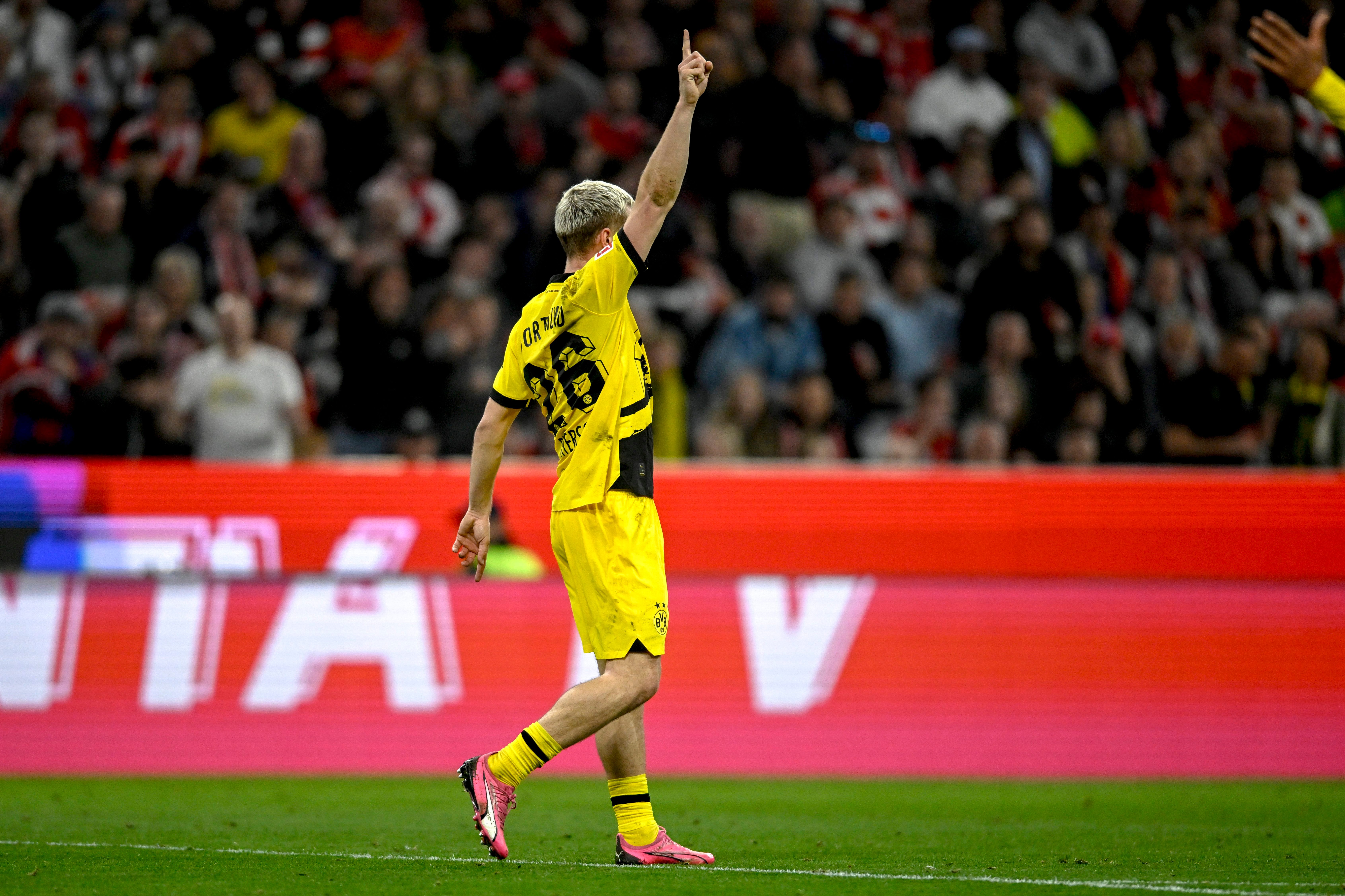 勒沃库森横扫皇马，库尔图瓦点燃赛场