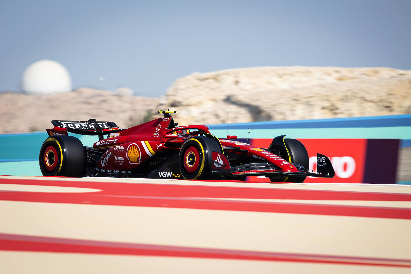 法拉利轻取红牛二队，周冠宇带队取胜