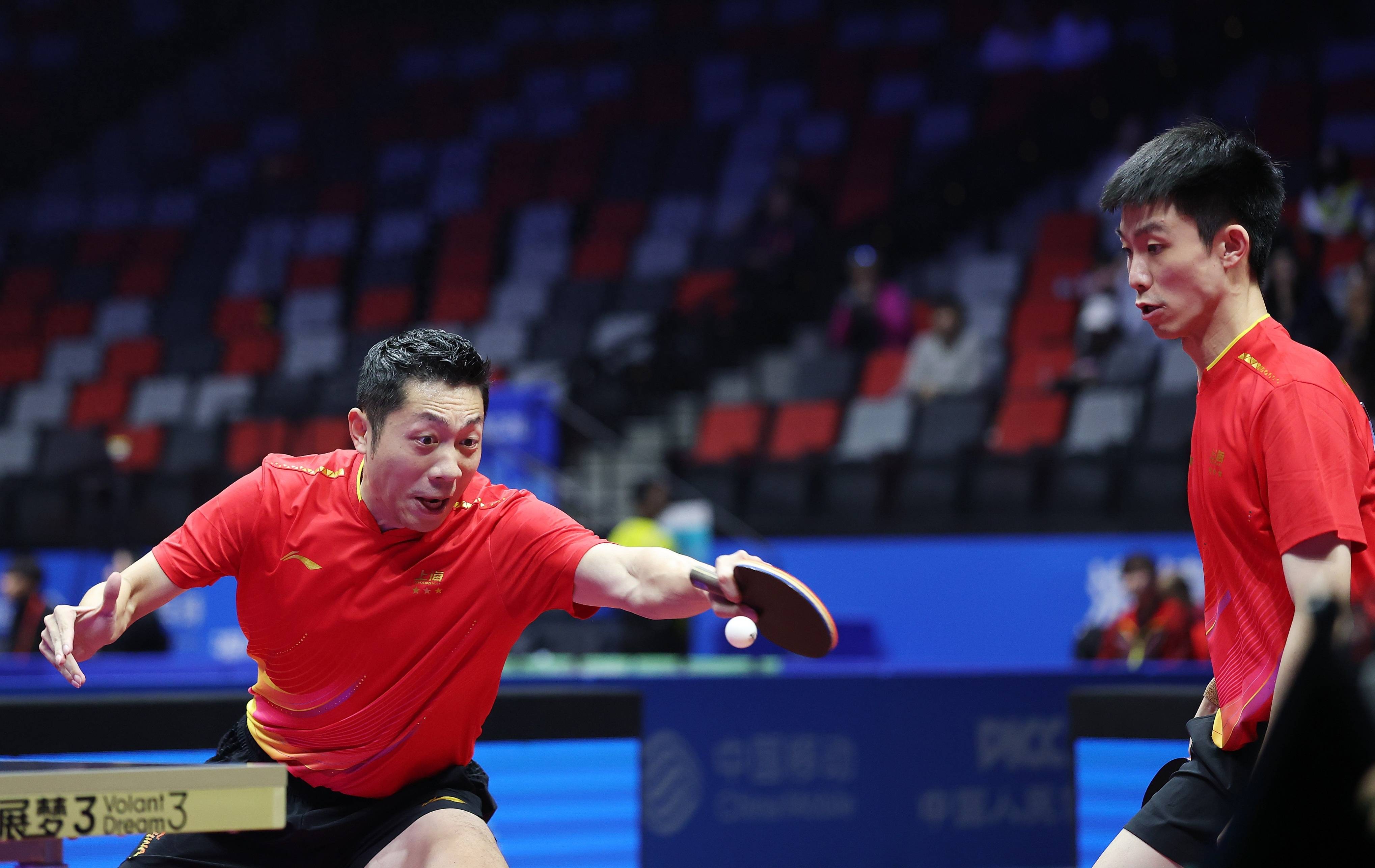 奥地利队鏖战瑞典队，许昕高光表现