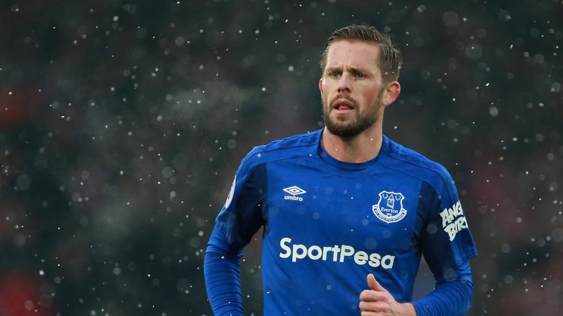 门神对决，库尔图瓦关键回合不手软，阿根廷险胜曼城