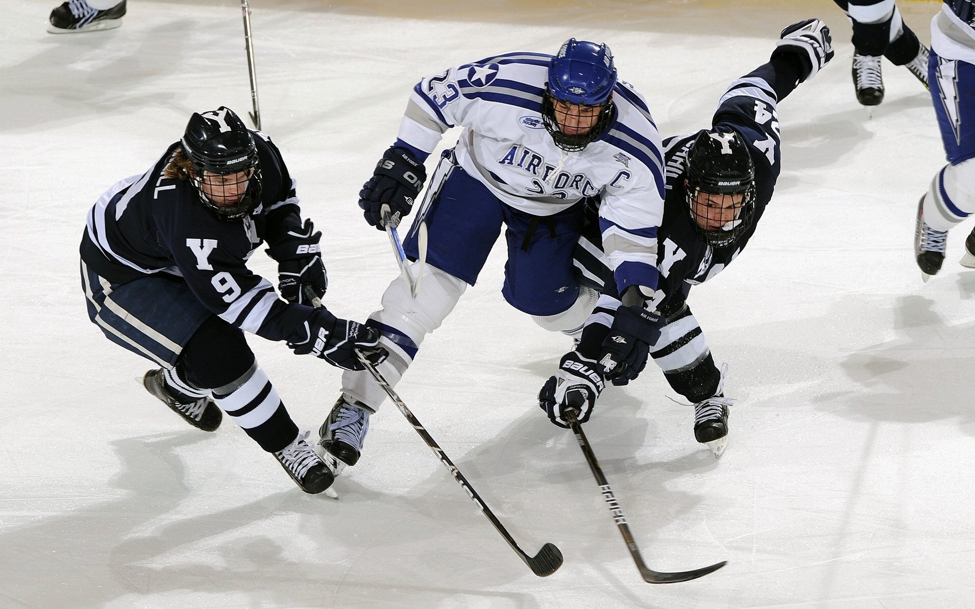 东瀛风暴席卷巴黎，黄鸭组合展翅高飞，日本队轻取法国队背后的战术革命